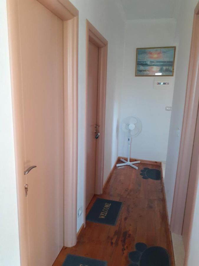 Gezos Apartment Himarë Exterior foto